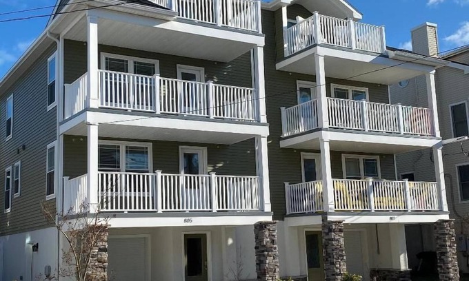 North End Casa | NUEVO 2020 UPSCALE 4BR / 2bath - a menos de 2 cuadras de la playa.-Área norte de Brdwlk.