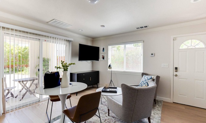 West San Jose Apartamento | 1.6 miles to apple office in Cupertino.