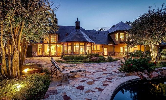 Boswell Casa | 1,600Acre Lxry Hunting Ranch/Fishing Haven w/Pool