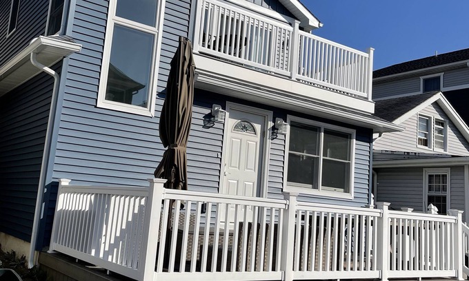 Long Beach Casa | 1-7 month rental! Charming beach house, newly renovated, mid Sept. till mid May