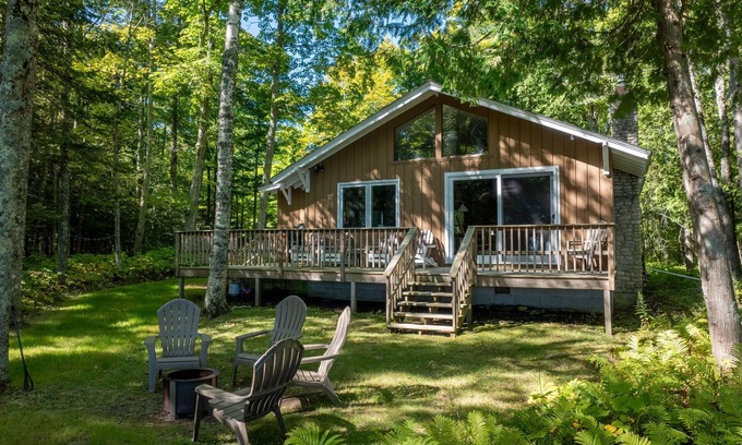 Sturgeon Bay Cabaña | Encanto rústico en 1. 5 Acres / Lake Michigan Waterfront