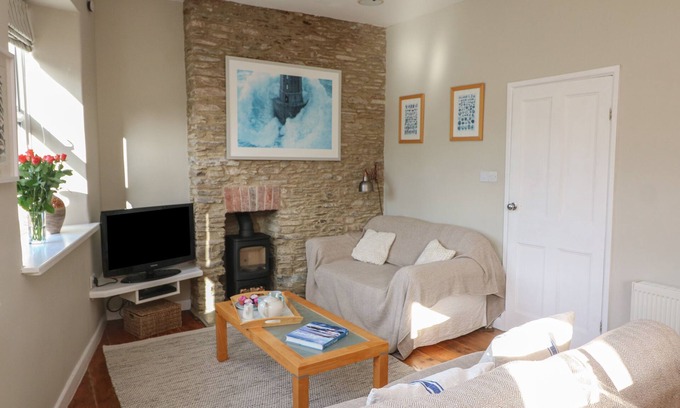 Stoke Fleming Cabaña | 1 BAILEY'S COTTAGE, pet friendly in Stoke Fleming