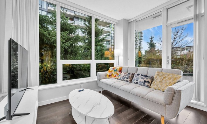 Vancouver Apartamento | 1-BDR&1-Bath | 800 sq.ft | AC | Free WiFi & Parking | Quiet Neighbor