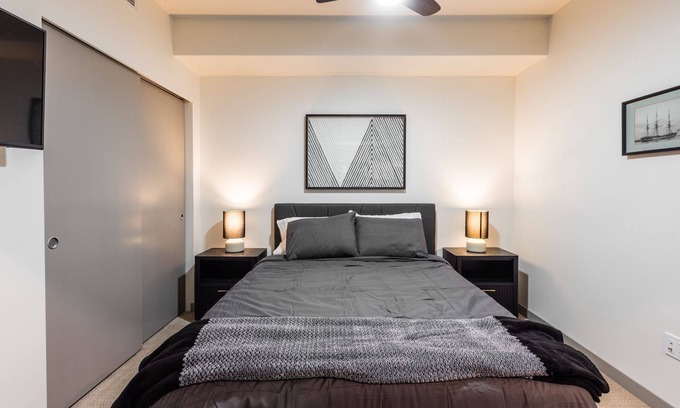 West End Casa | 1 bdrm modern, Pool, Gym, Minutes to Downtown, Trails, & Stadium