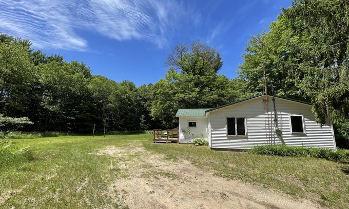 Kaleva Casa | 1 bed 1 bath home sleeps 5, 1 hour south of Traverse City MI