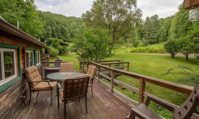 Sylva Casa | 1 Bed 1 Bath Vacation home in Sylva