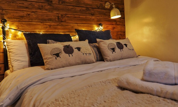 Holsworthy Cabaña | 1 Bed 17th Century Stone Cottage in Rural Devon
