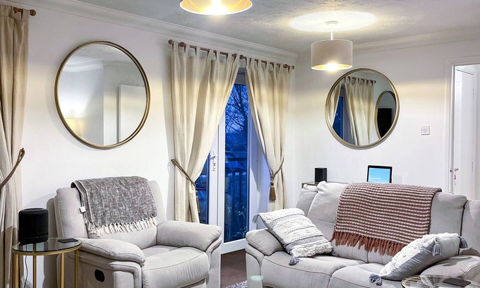 Rochester Apartamento | 1-bed Apt, Sleeps 2, 20 min Walk to Centre