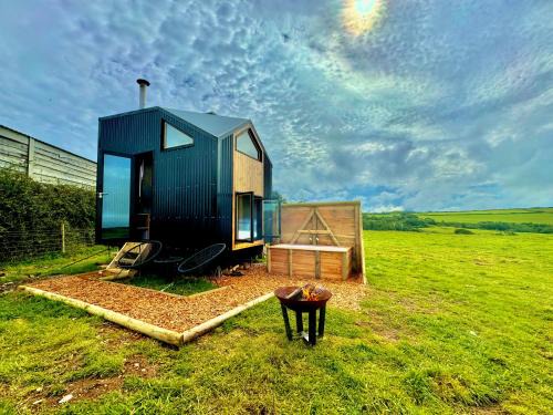 Mortehoe Casa | 1 Bed Cabin - Sleeps 2 - Parking