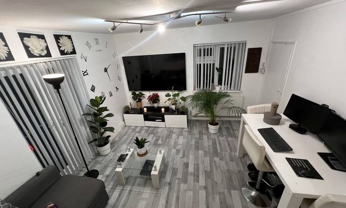 Markhouse Apartamento | 1-Bed Flat with Fast Wi-Fi in prime location 15mins from central london