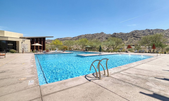 South Mountain Apartamento | 1 bed -gated community, Gym, pool near downtown Phx, mountain view