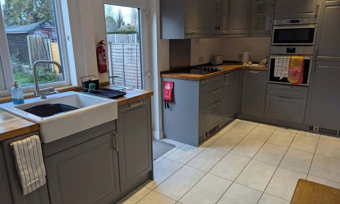 Worcester Casa | 1-bed Home for 2, Parking, Garden & Great Location