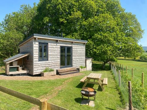 Horner Casa | 1 Bed Hut - Sleeps 4 - Pets - Parking