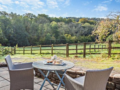 Oakfordbridge Casa | 1 Bed in Bampton 94766