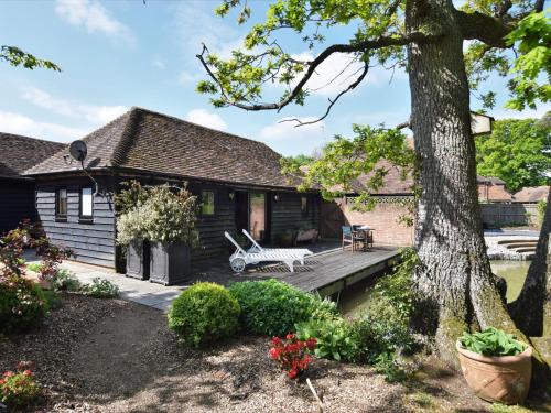 Abbess Roding Casa | 1 bed in Biddenden BT064