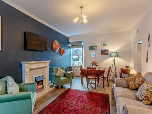 Cullen Casa | 1 Bed in Cullen 94536