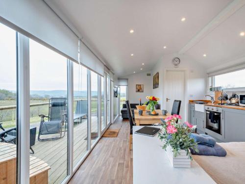 Dalry Casa | 1 Bed in Dalry 91418