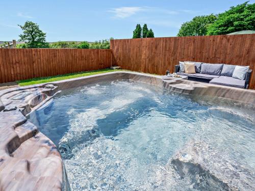Crynant Casa | 1 Bed in Gower 52906