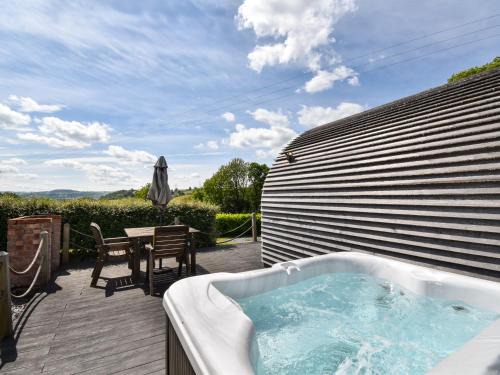 Corwen Casa | 1 Bed in Gwyddelwern 80319