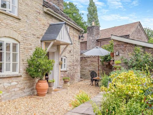 Longtown Casa | 1 Bed in Newton St Margarets 93134