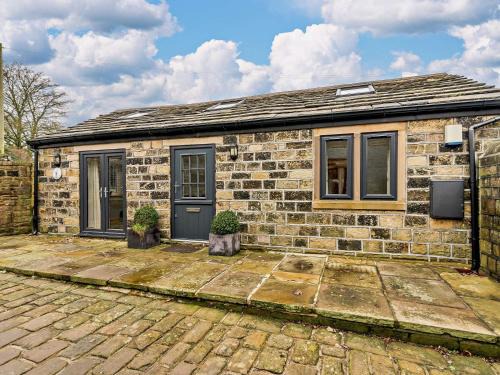 Halifax Casa | 1 Bed in Sowerby Bridge 90213