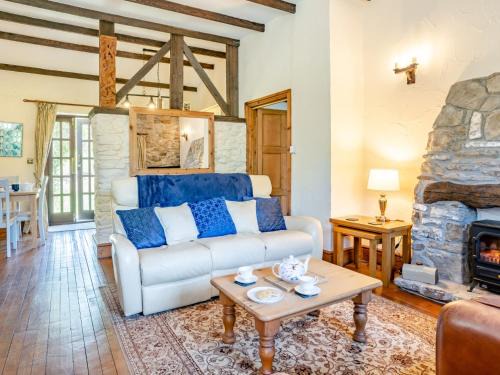 Llanrhidian Higher Casa | 1 bed property in Gower 77980