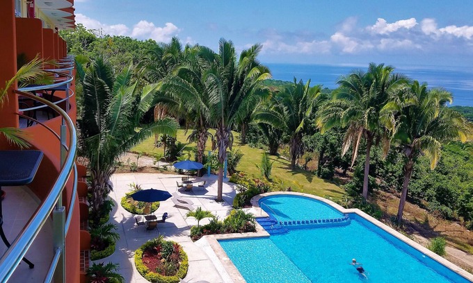 Tepic Condominio | 1 dormitorio, cuarto piso, vista al mar, condominio 406 en Vista Encantada
