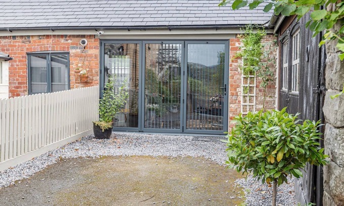 Newbridge-on-Wye Cabaña | 1 bedroom accommodation in Newbridge-on-Wye, near Llandrindod Wells