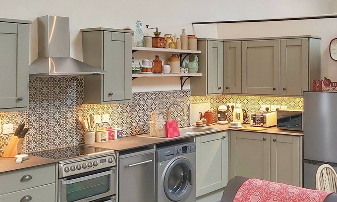 Shepton Mallet Cabaña | 1 bedroom accommodation in Pilton, near Shepton Mallet