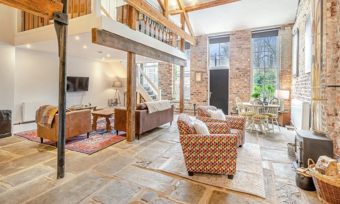 Sutton Cabaña | 1 bedroom accommodation in Langley, near Macclesfield
