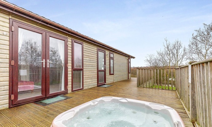 Ashby Woulds Cabina | 1 bedroom accommodation in Overseal, Nr Ashby-de-la-Zouch