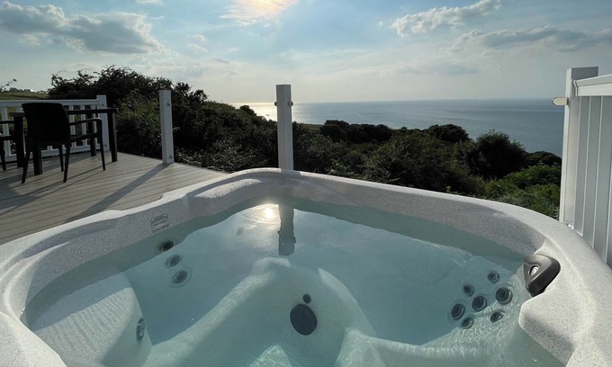 Aberaeron Chalet De Esquí | 1 bedroom accommodation in Ceredigion
