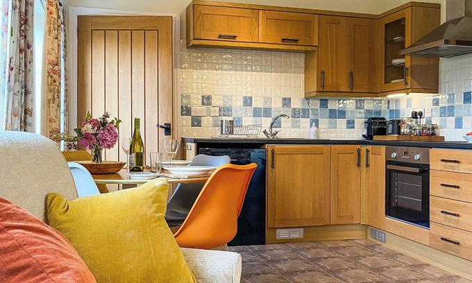 Shrewsbury Cabaña | 1 bedroom accommodation in Leaton Knolls, nr Shrewsbury