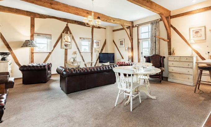 Cuddesdon Cabaña | 1 bedroom accommodation in Waterperry, near Oxford