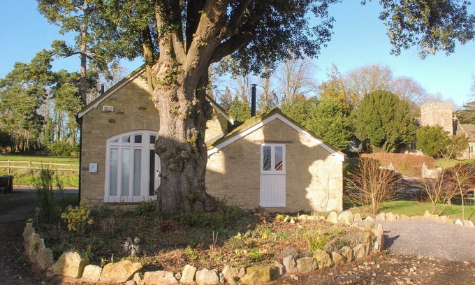 West Stour Cabaña | Alojamiento de 1 habitaciones en Fifehead Magdalen, near Gillingham