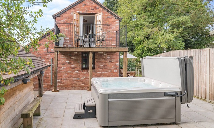 Hereford Cabaña | 1 bedroom accommodation in Lugwardine, near Hereford