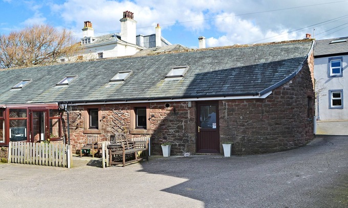 St Bees Cabaña | Excellent single storey cottage sleeps up to three guests in the heart of St Bees.