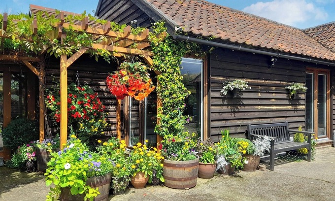 Sudbury Cabaña | 1 bedroom accommodation in Sudbury