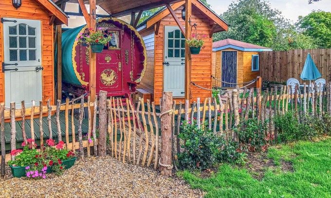 Guyhirn Cabaña | 1 bedroom accommodation in Wisbech