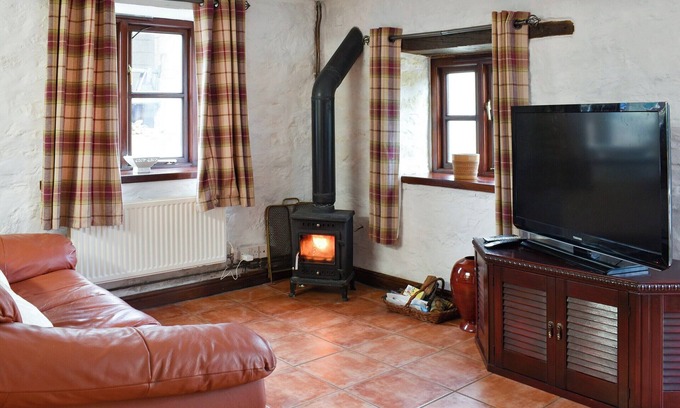 Lydney Cabaña | Perfect romantic getaway in The Forest of Dean for two , The Granary is set on an Equine farm.