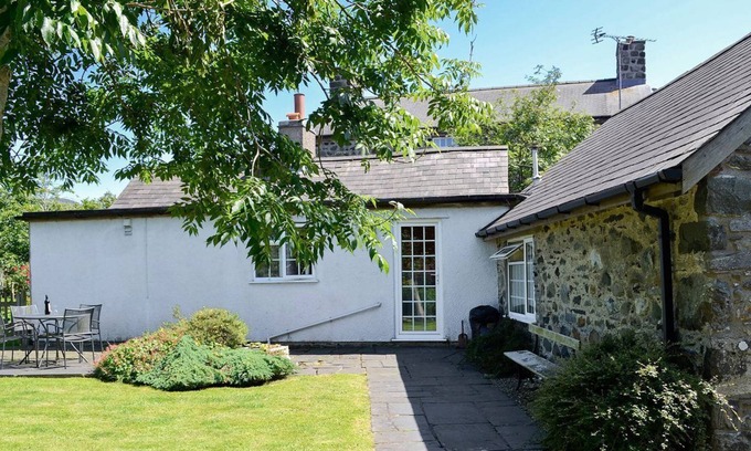 Bryn-crug Cabaña | 1 bedroom accommodation in Bryncrug, near Tywyn