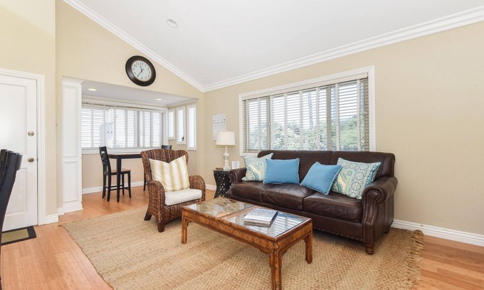 Santa Ana Heights Casa | 1 Bedroom Apartment at an Oceanfront Location n 60th St