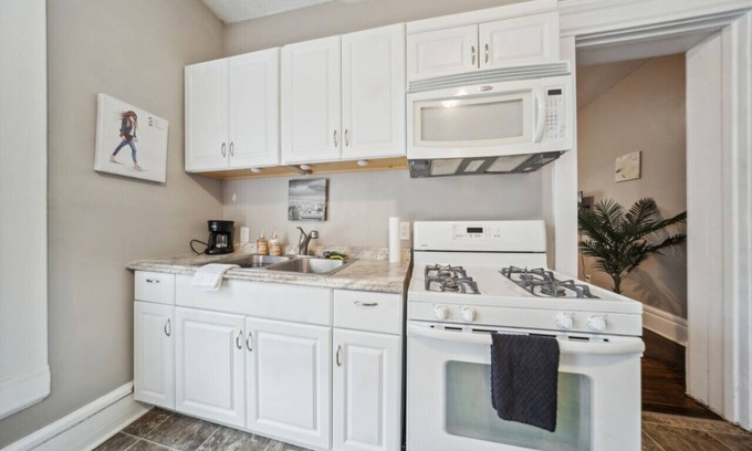 Highland Square Apartamento | 1 bedroom Apt in Central Akron