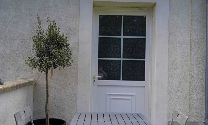 Thorigny-sur-Oreuse Cama Y Desayuno | 1 Bedroom Bed & breakfast in THORIGNY-SUR-OREUSE