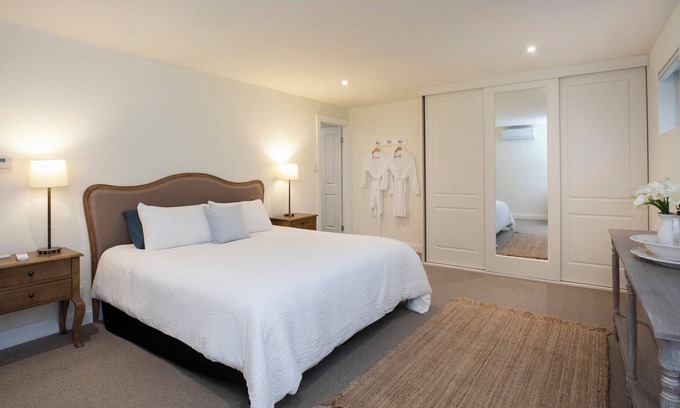 Stirling Cama Y Desayuno | 1 Bedroom Balcony Apartment