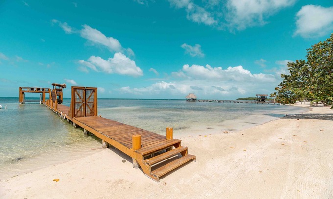 Roatan Casa | 1 Bedroom Bungalow at Never Winter