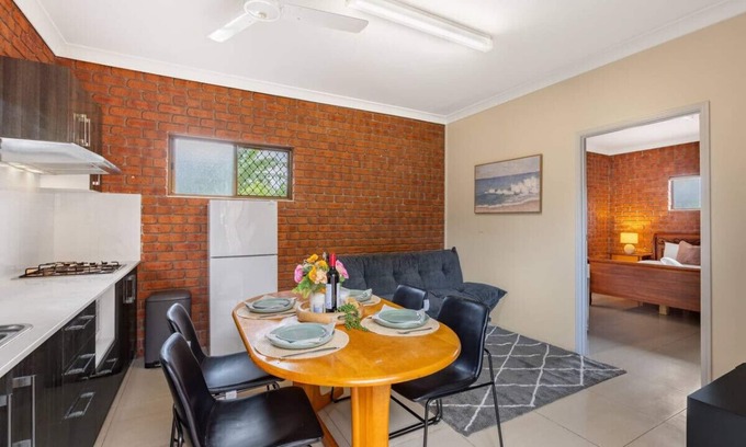 Robertson Casa | 1 Bedroom Comfy Unit Sleep 3 close to mall and bus