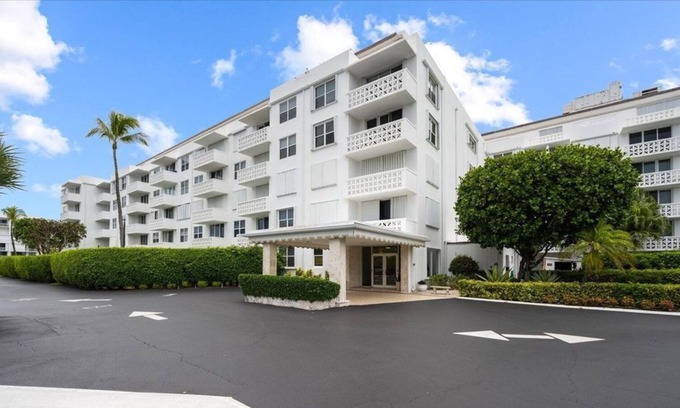 Palm Beach Condominio | 1 Bedroom Condo 435107 by Houzlet