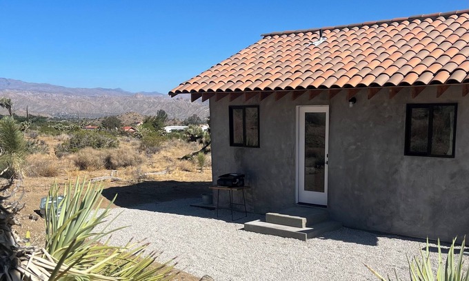 Yucca Valley Cabaña | 1-bedroom cottage by Joshua Tree National Park entrance. AC, WiFi close to town