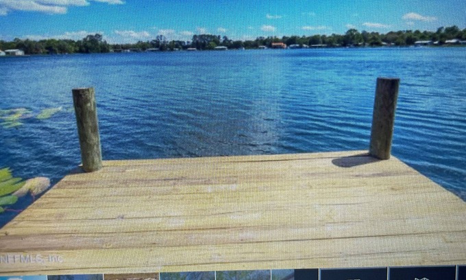 Interlachen Cabaña | 1 bedroom Cozy Cottage on the Lake with your own private dock to fish and swim!